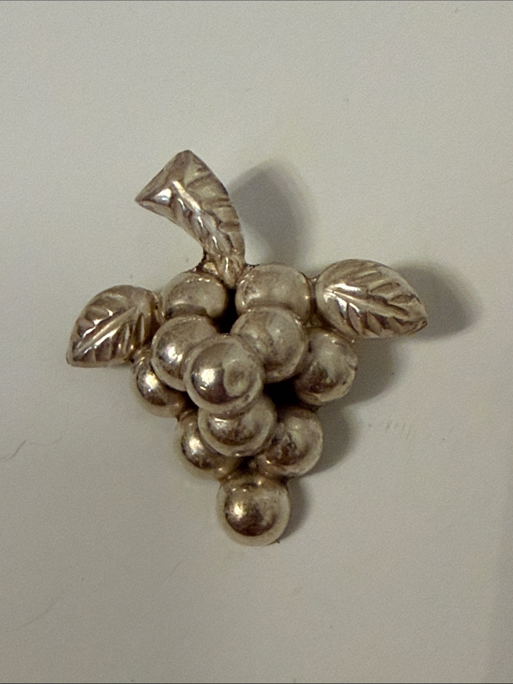 MEXICO VINTAGE BROOCH STERLING SILVER 925 PUFFY 3-D GRAPES BUNCH 3.5g